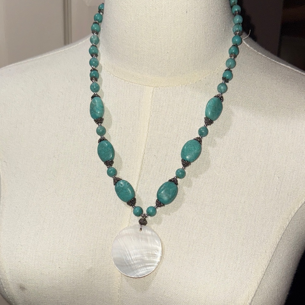 Turquoise Bead Necklace with Shell Pendant